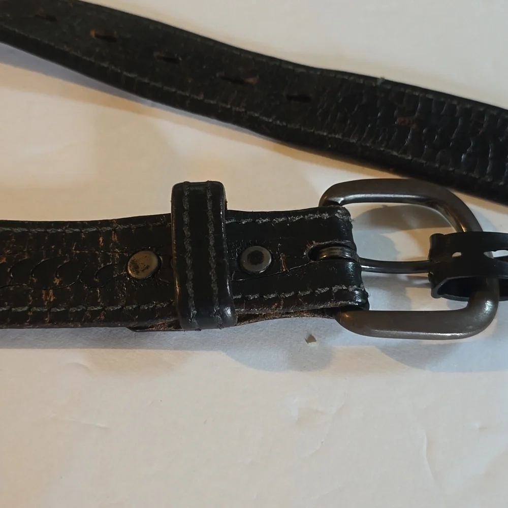 Vintage Mens Black Tooled Leather Belt Gun Metal Buckle Neutral Minimalist Sz.XL
